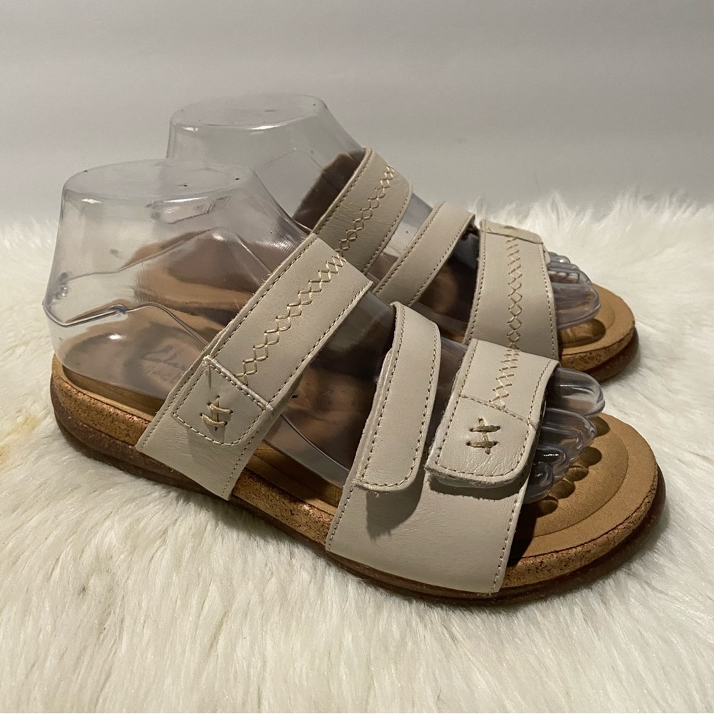 Clarks Collection Sandals - Picture 2 of 6